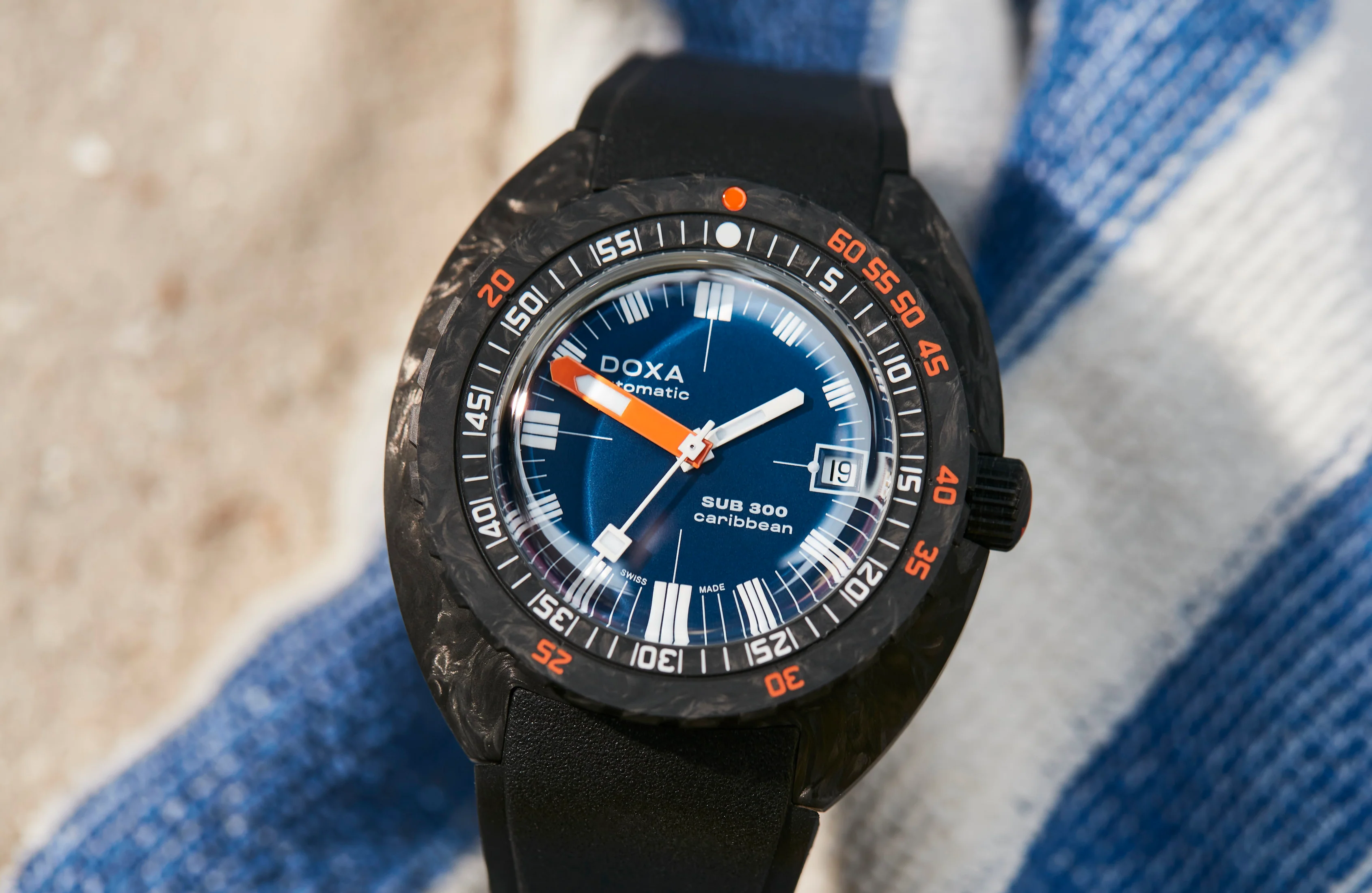 Doxa SUB 300 Carbon COSC Caribbean Rubber Watch - Image 4