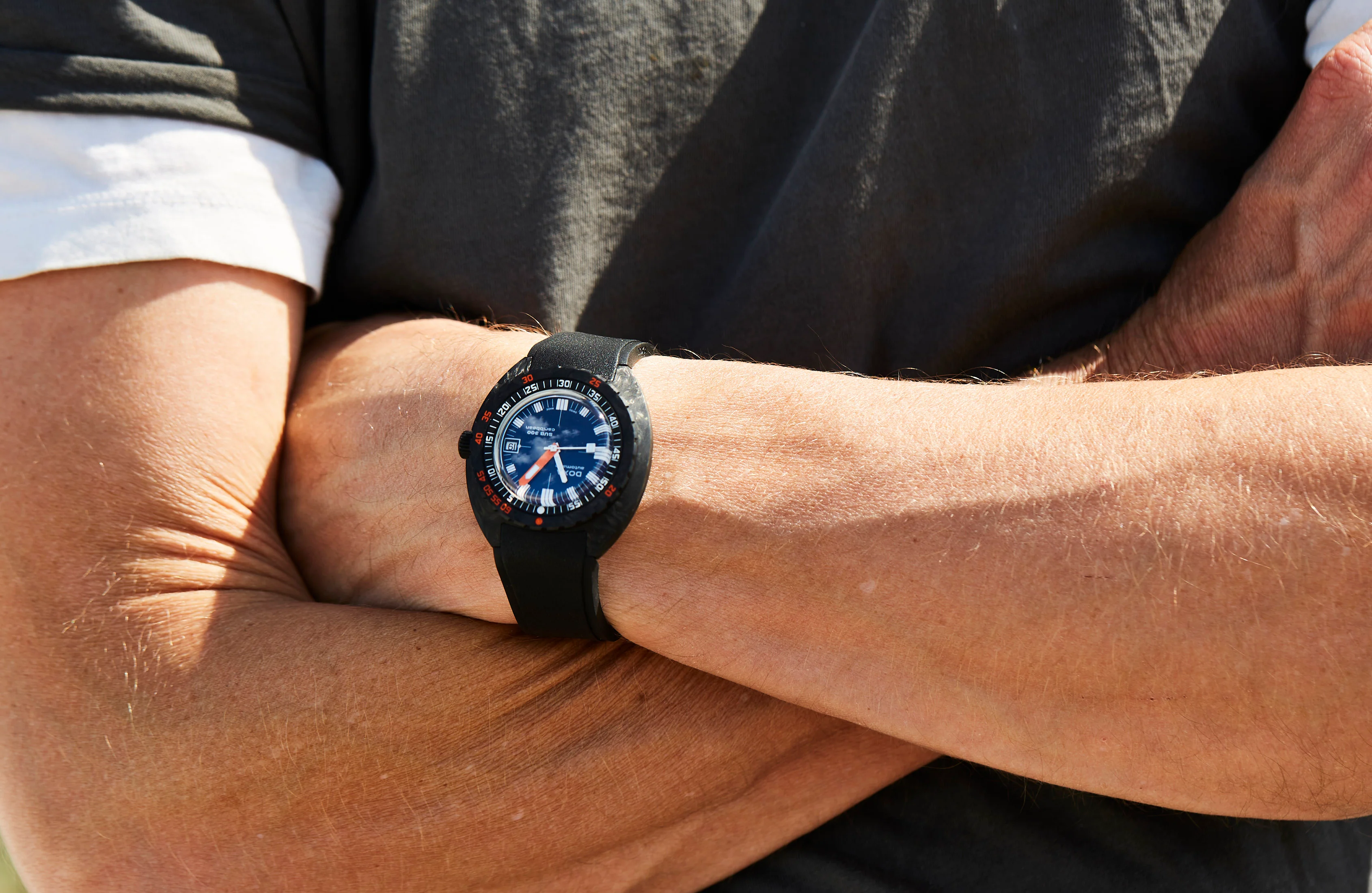 Doxa SUB 300 Carbon COSC Caribbean Rubber Watch - Image 6