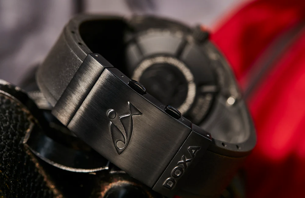 Doxa SUB 300 Carbon COSC Searambler Rubber Watch - Image 6